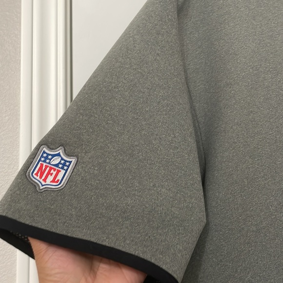 Nike NFL Showout Seattle Seahawaks Poncho Hoodie Size XL - Picture 6 of 7